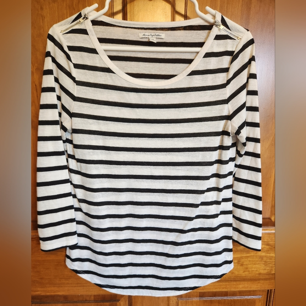 American Eagle Outfitters Black and White Stripe Jersey Shirt.  Size M.